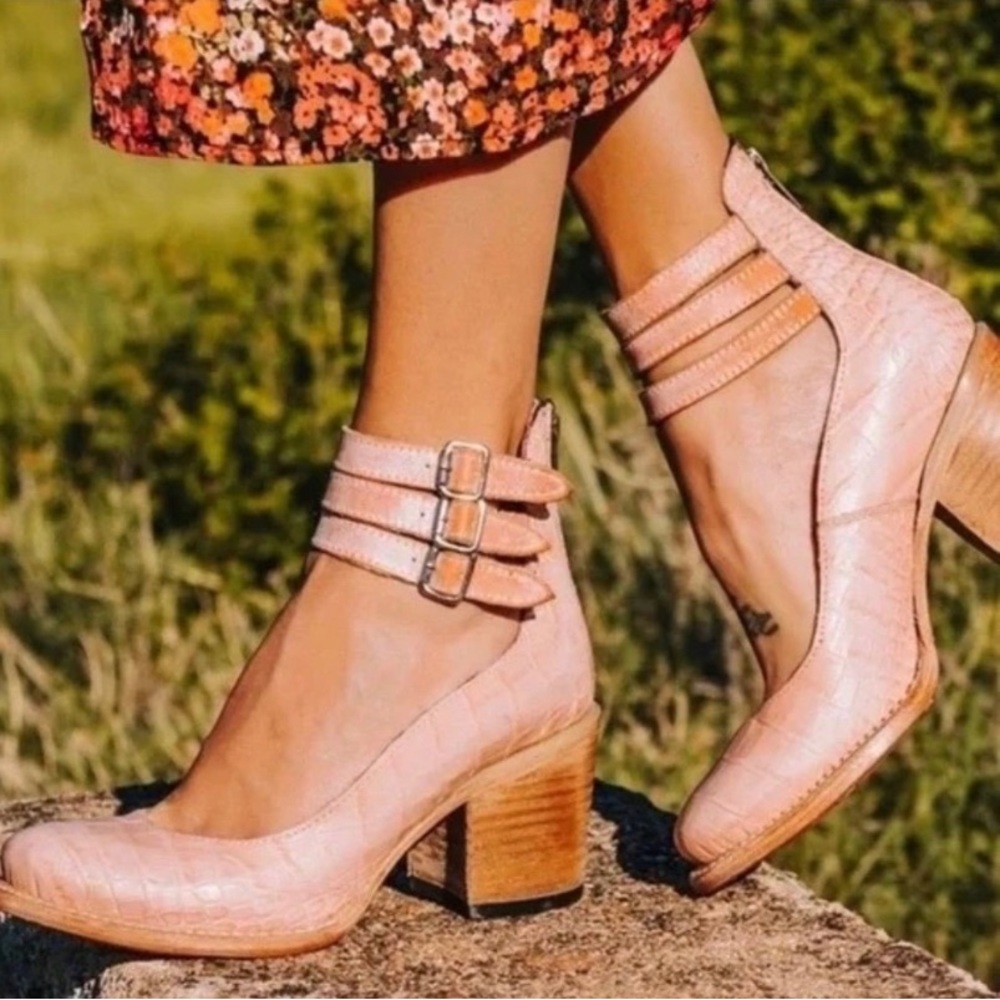 NEW Freebird ~ Randi ~Pink Croco: Size 8 🩷